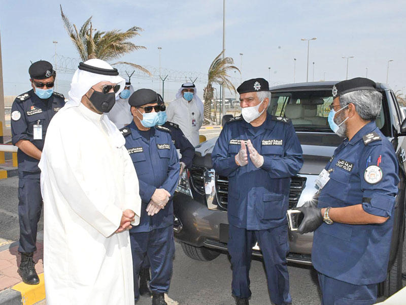 نائب رئيس مجلس الوزراء وزير الداخلية أنس الصالح خلال تفقده منفذ النويصيب ومحجر الخيرانn