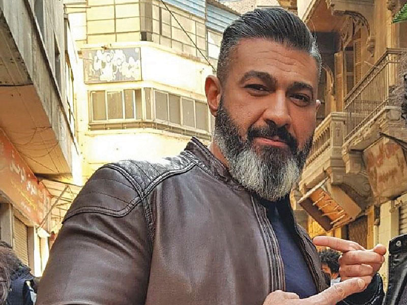  الفنان المصري ياسر جلال