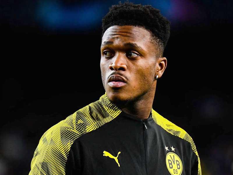 مدافع بوروسيا دورتموند دان-أكسل زاغادو