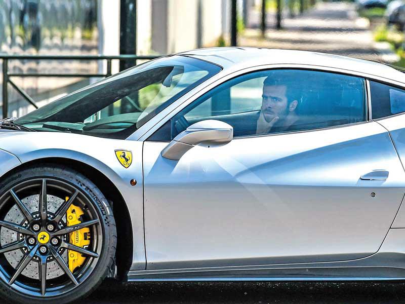 بيانيتش نجم يوفنتوس لحظة وصوله إلى مقر تدريبات الفريق قبل عدة أيام