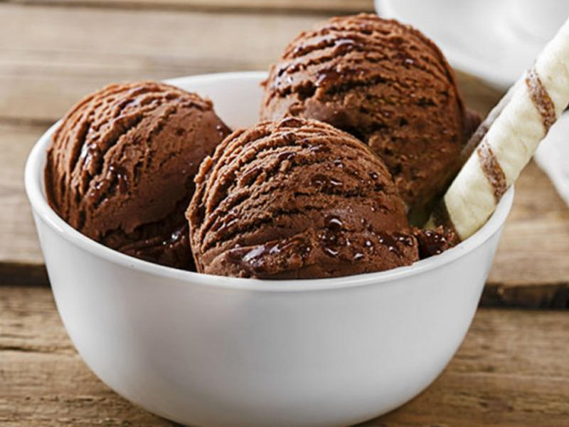 كمام وماسكات بلاستيكية للبوظة