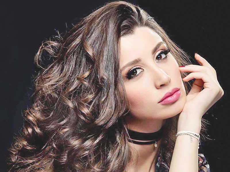  الفنانة الشابة سارة التونسي 