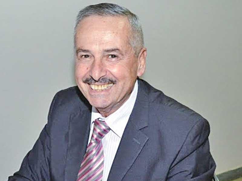 الباحث والإعلامي حمزة عليان