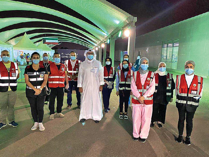 موظفو وزارة الصحة في مركز الفحص السريع لفيروس كورونا