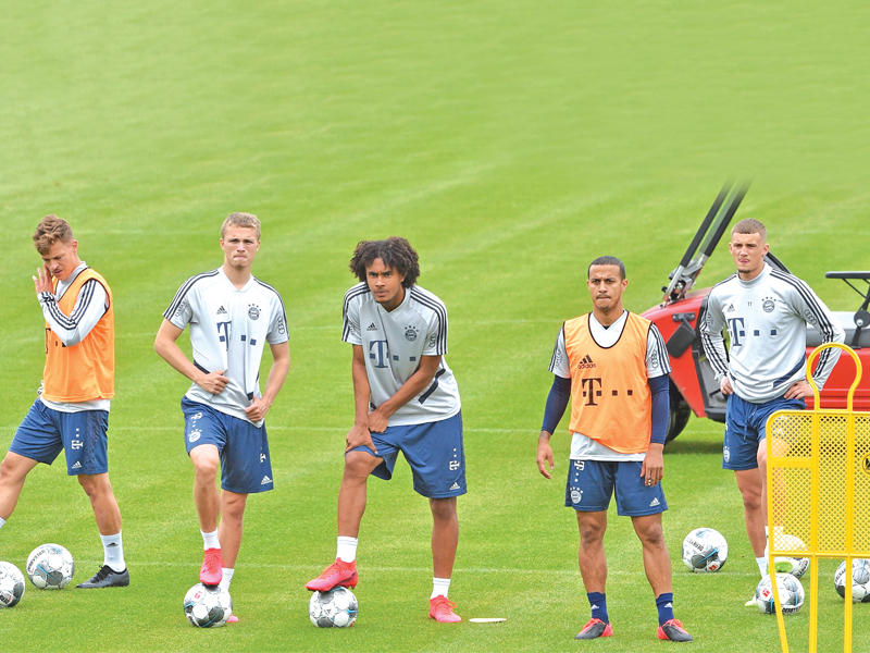 لاعبو بايرن ميونيخ خلال تدريبات يوم الاربعاء الماضي
