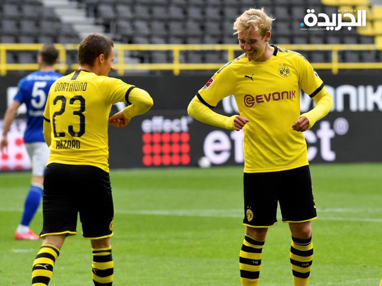 تحذيرات من الاحتفال بإحراز أهداف بطرق مخالفة لقواعد كورونا