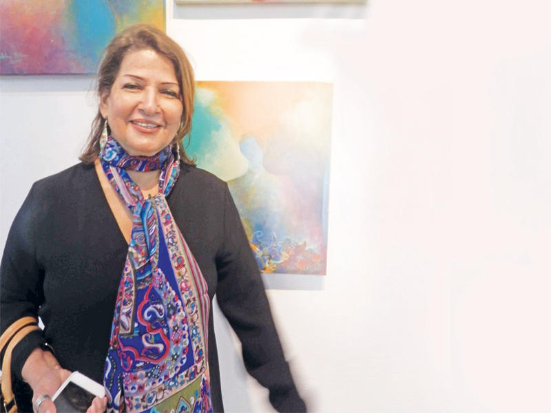 الفنانة التشكيلية شيخة سنان