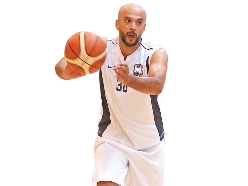 صقر عبدالرضا نجم فريق القادسية السابق لكرة السلة 