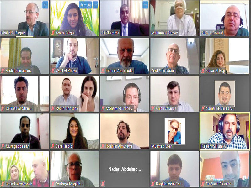 جانب من اجتماع الهيئتين الإدارية والتدريسية مع رئيس الجامعة إلكترونياً