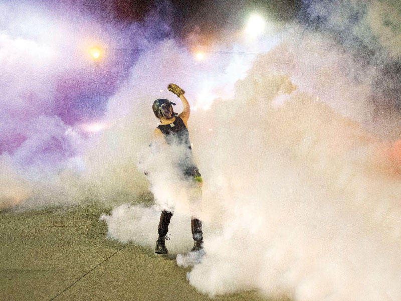 العنف يطغى على الاحتجاجات العرقية في الولايات المتحدة