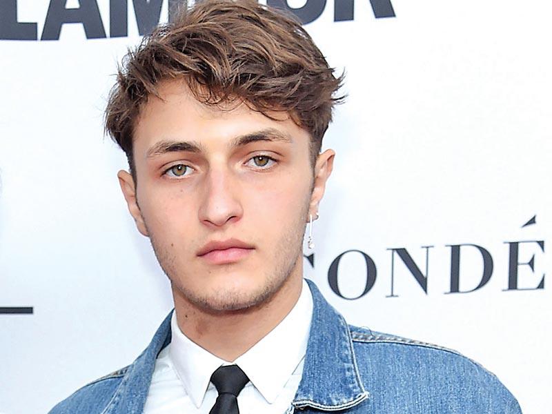 الموديل أنور حديد