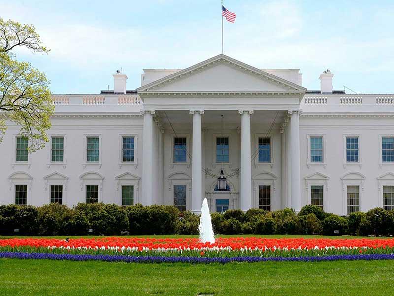 ترامب في قبو مُحصن