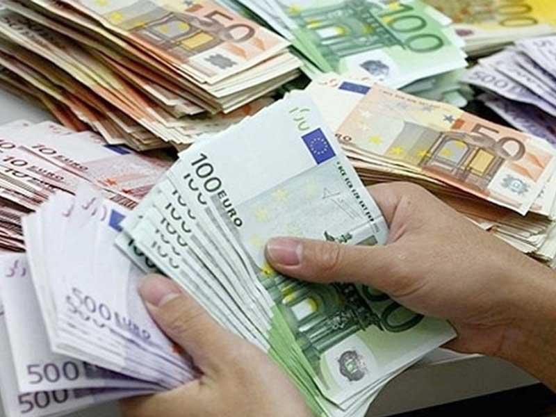 اليورو والدولار الأسترالي يصعدان بفضل آمال التعافي الاقتصادي