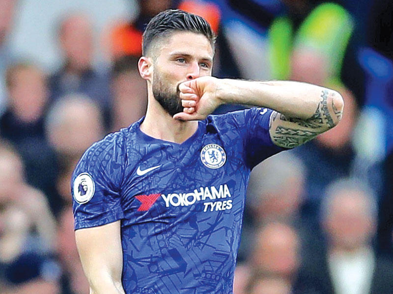 أوليفيه جيرو مهاجم فريق تشلسي الإنكليزي 