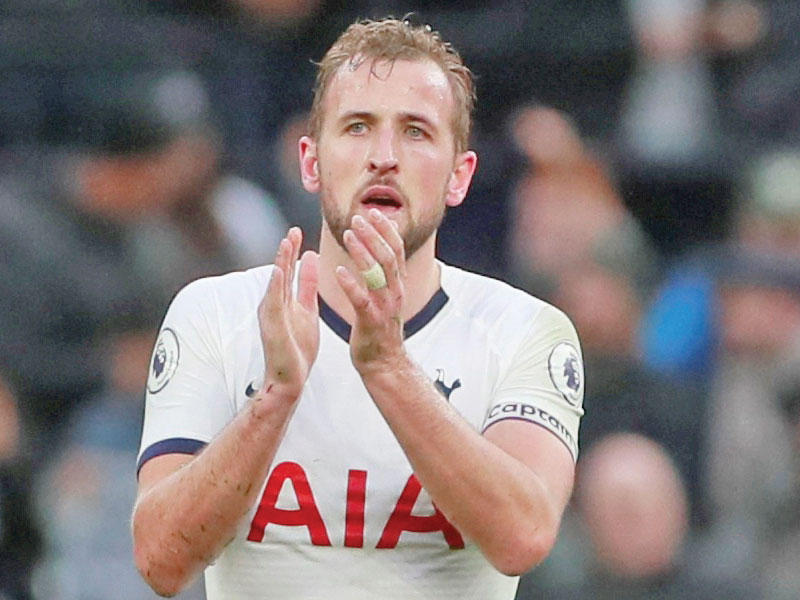 مهاجم فريق توتنهام الإنكليزي لكرة القدم هاري كين