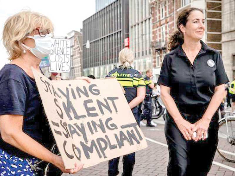 مطالبة باستقالة عمدة أمستردام بعد مسيرة 