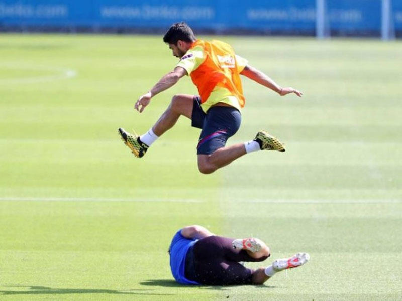 مهاجم برشلونة لويس سواريز