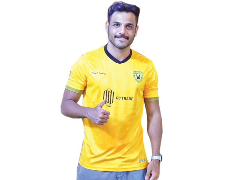 مشعل فواز لاعب الفريق الاول لكرة القدم بنادي النصر