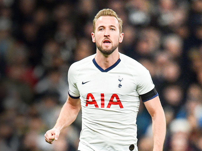 نجم توتنهام الإنكليزي لكرة القدم هاري كين