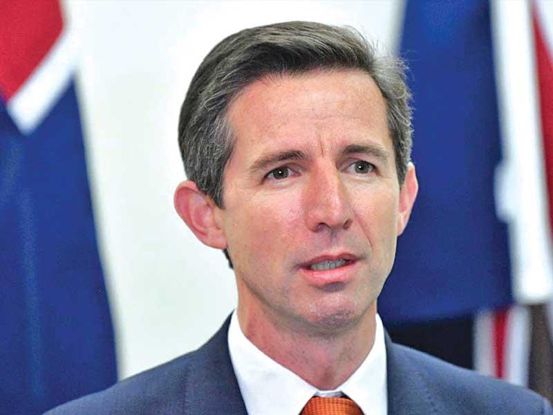 الصين تتجاهل نداءات استراليا لتخفيف التوتر