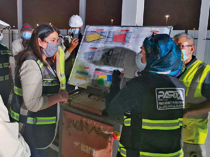 وزيرة الأشغال العامة وزيرة الدولة لشؤون الإسكان د. رنا الفارس خلال تفقد مشروع خيطان الجنوبي أمس الأول