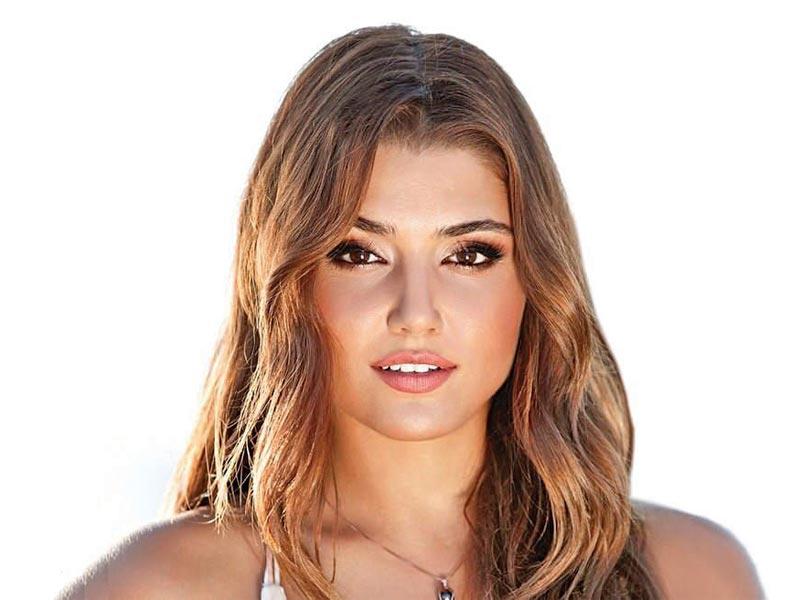 النجمة التركية ​هاندا أرتشيل