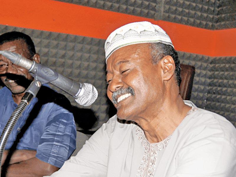 الشاعر والأديب والمسرحي السوداني، المعروف د. عزالدين هلالي