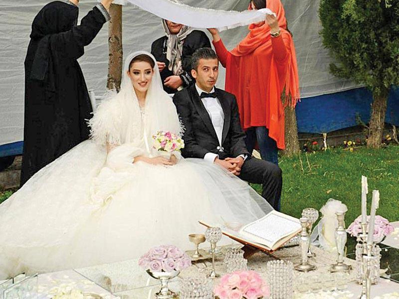 عقوبات مادية واجتماعية على العزاب الإيرانيين!