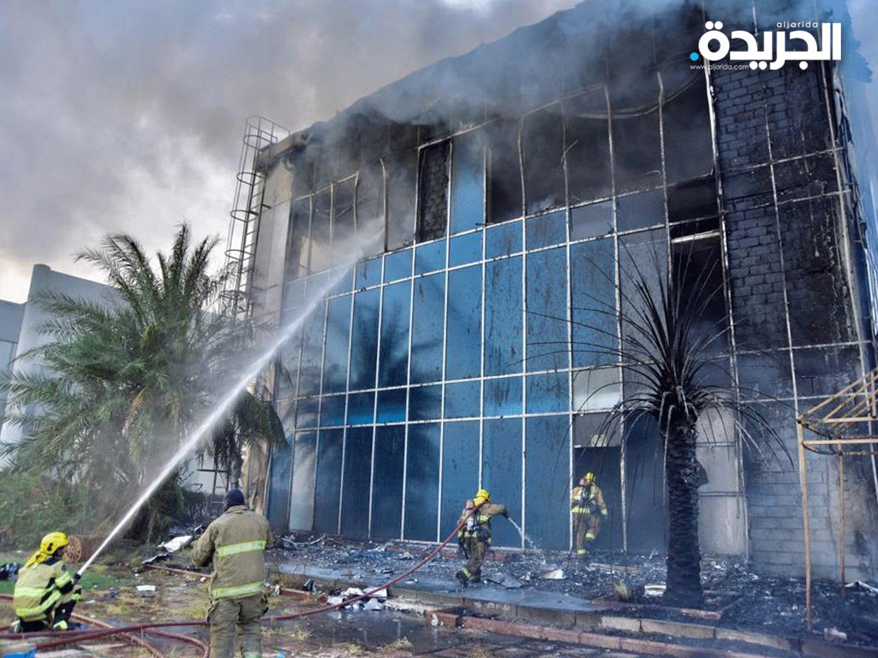 جانب من عمليات السيطرة على الحريق