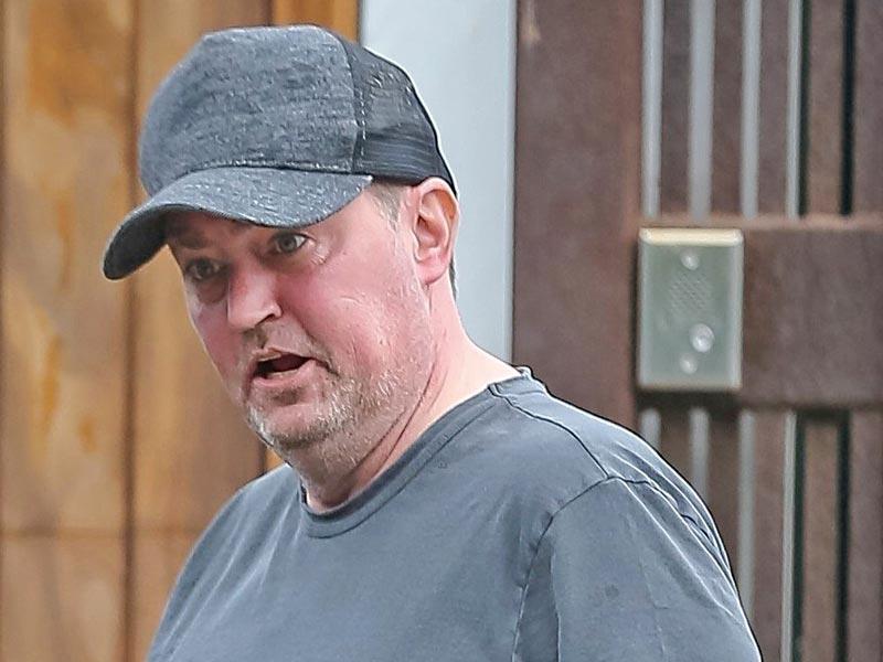 الفنان العالمي ماثيو بيري بطل مسلسل friends