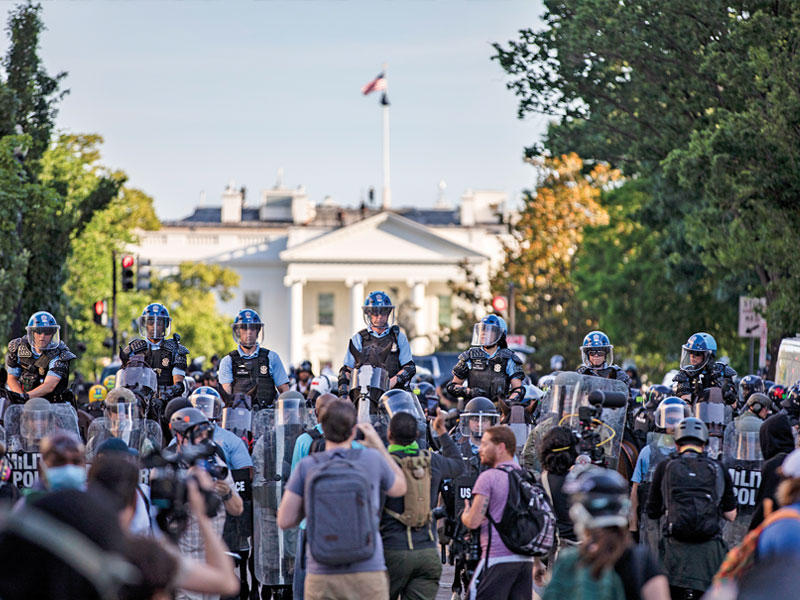 مسيرات الاحتجاج ضد وحشية الشرطة الأميركية تطلق أجراس الخطر
