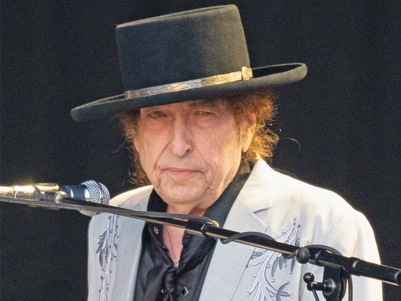 النجم العالمي ​بوب ديلان