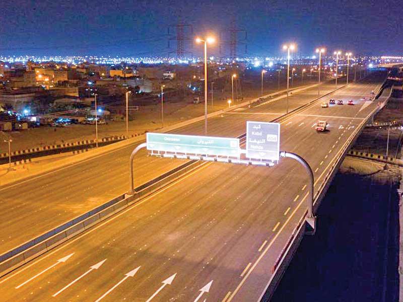 جانب من مشروع الطرق الذي تم افتتاحه فجر أمس