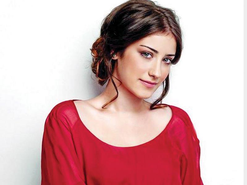 النجمة التركية ​هازال كايا​