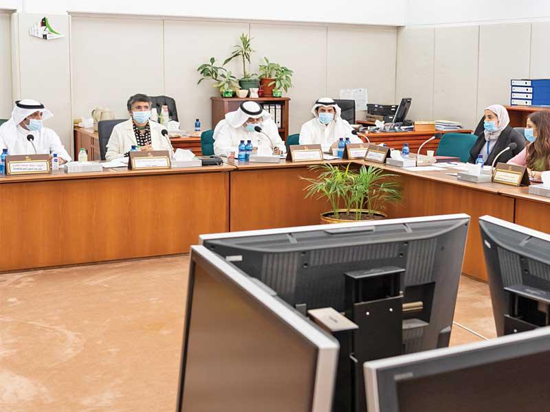  لجنة الشؤون المالية في اجتماعها أمس