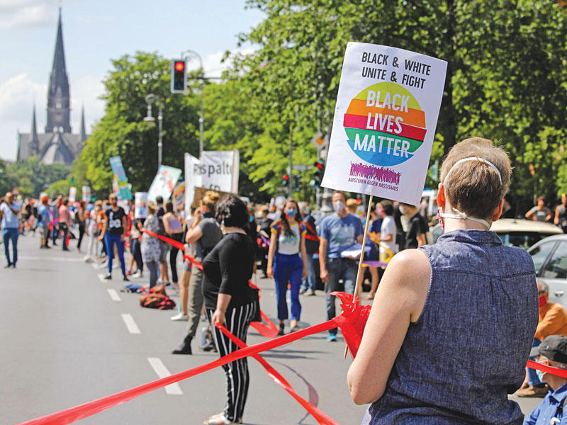 تظاهرات الألمان ضد العنصرية وللمطالبة بتعزيز المساواة
