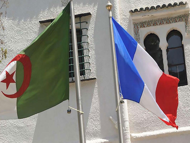 الجزائر تعيد سفيرها إلى باريس‎
