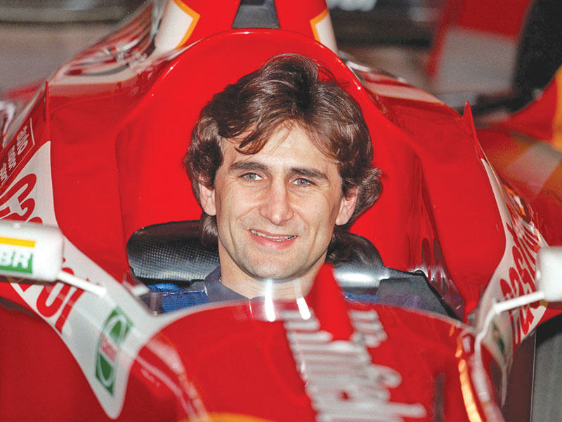 الإيطالي أليكس زاناردي سائق الفورمولا واحد