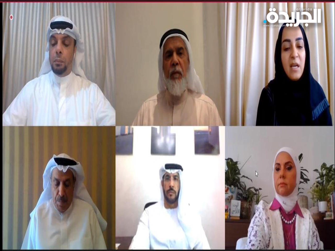 جانب من المشاركين في الملتقى 