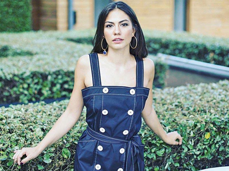 النجمة التركية ​ديميت أوزديمير​