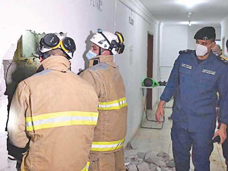 فتح ثغرة في جدار المنور لإخراج جثة المنتحر