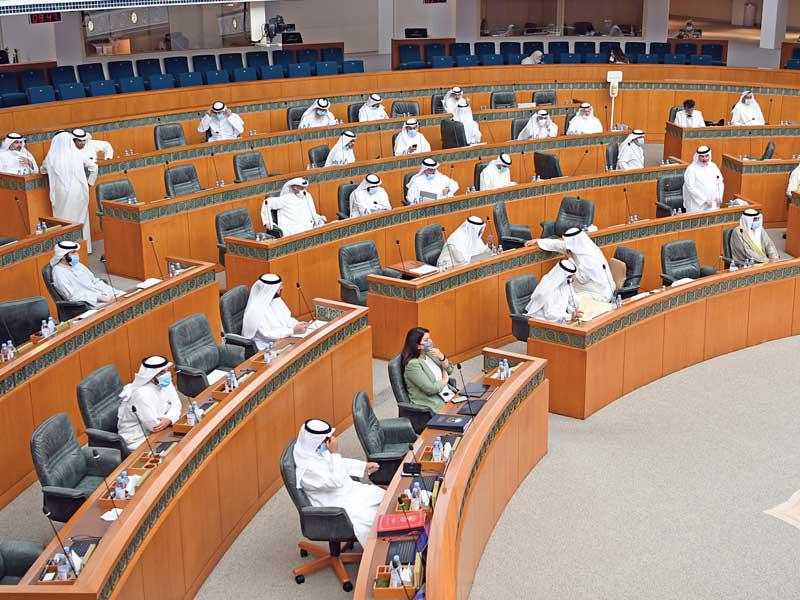 جانب من جلسة الأسبوع الماضي