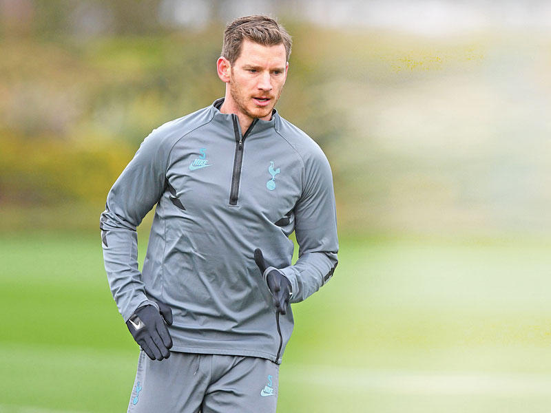 مدافع توتنهام الإنكليزي ومنتخب بلجيكا لكرة القدم يان فيرتونغن 