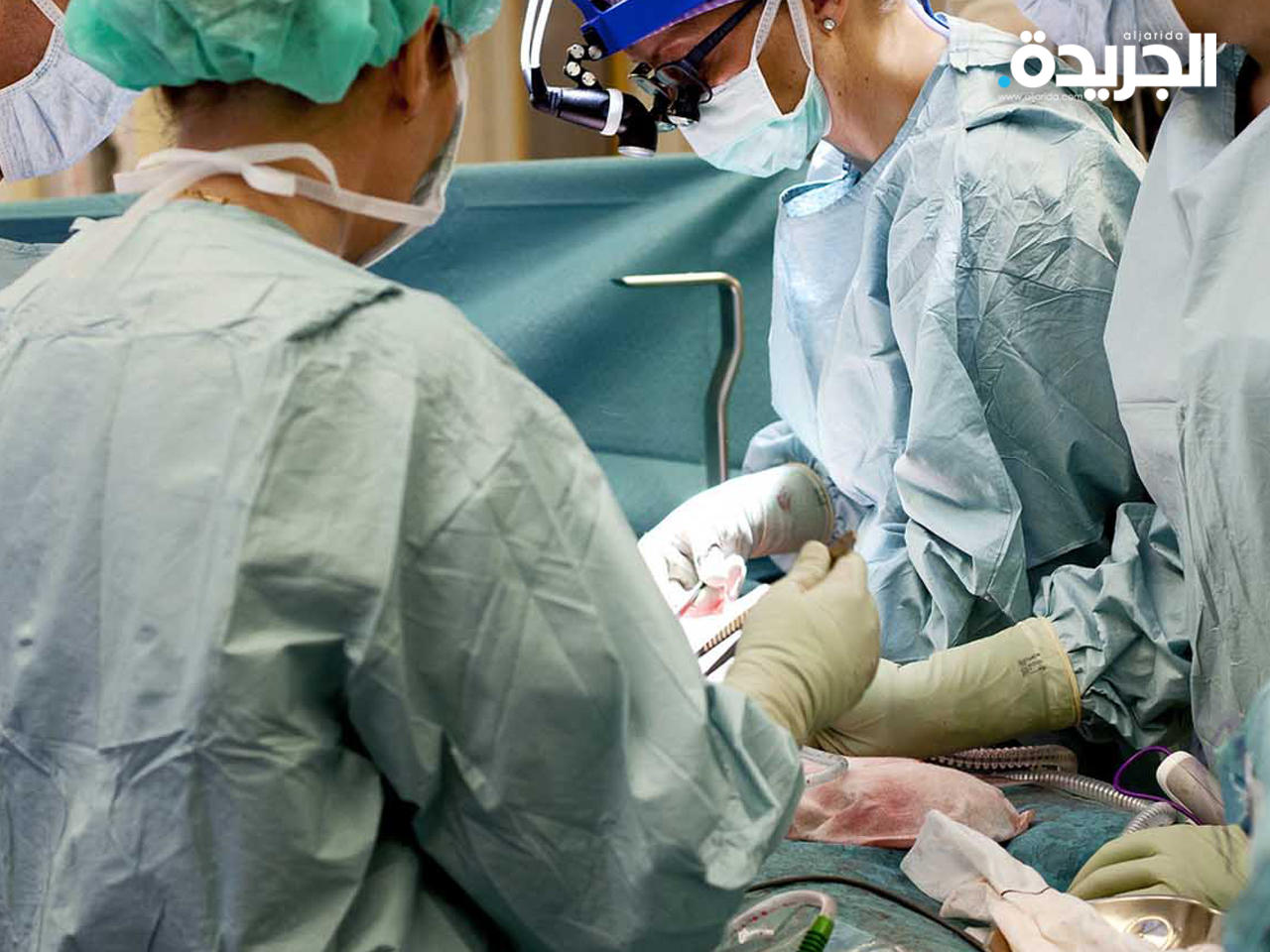 انجاب أول امرأة تجري زراعة رحم بالعالم