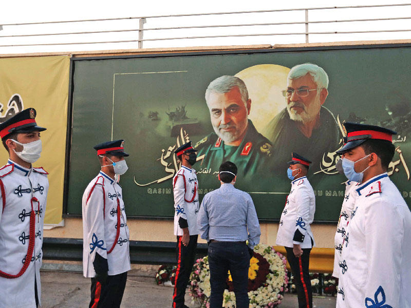 عناصر من «الحشد الشعبي» خلال الاحتفال بالذكرى السادسة لتأسيسه قبل أيام ببغداد  (إي بي أيه)n