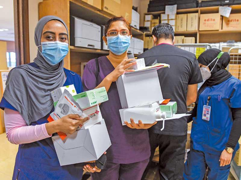 فرق المسح تتسلم لوازم الفحص