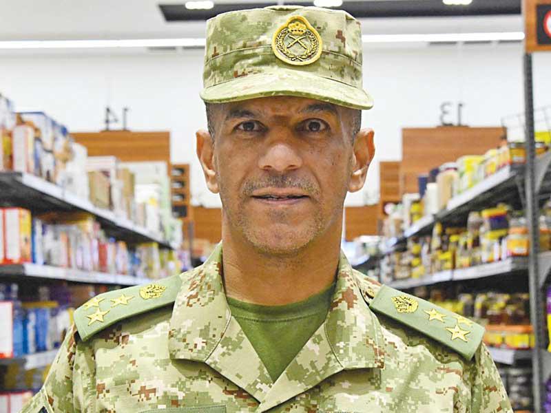  العميد رياض طواري المعاون للشؤون المالية وإدارة الموارد بالحرس الوطني