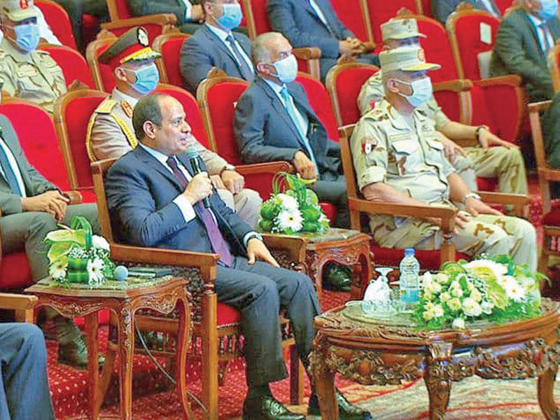 الرئيس المصري عبدالفتاح السيسي متحدثاً خلال افتتاحه عدة مشروعات تنموية بالقاهرة أمس (صفحة الرئيس)