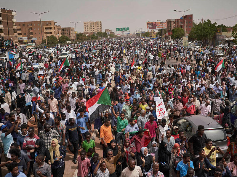 مسيرات ومواكب عشية ذكرى انطلاق الانتفاضة التي اطاحت بالرئيس عمر البشير