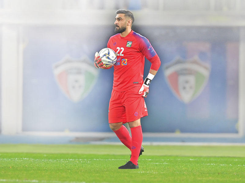 حارس مرمى النادي العربي الدولي سليمان عبدالغفور 